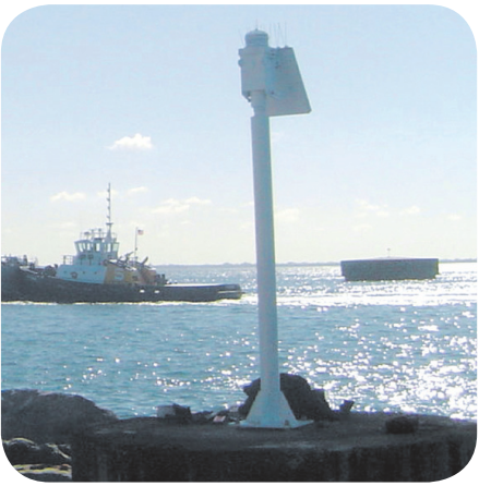 ソーラー式航路標識灯(3-5海里) 　従来式　OSK 72TMSL-23 ＆ 24